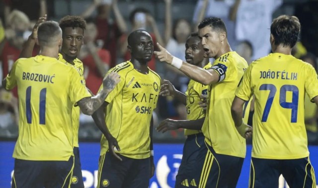 开云网站-C罗本可赚足金钱后就转身离开，但太过于较真的性格让他陷入指责